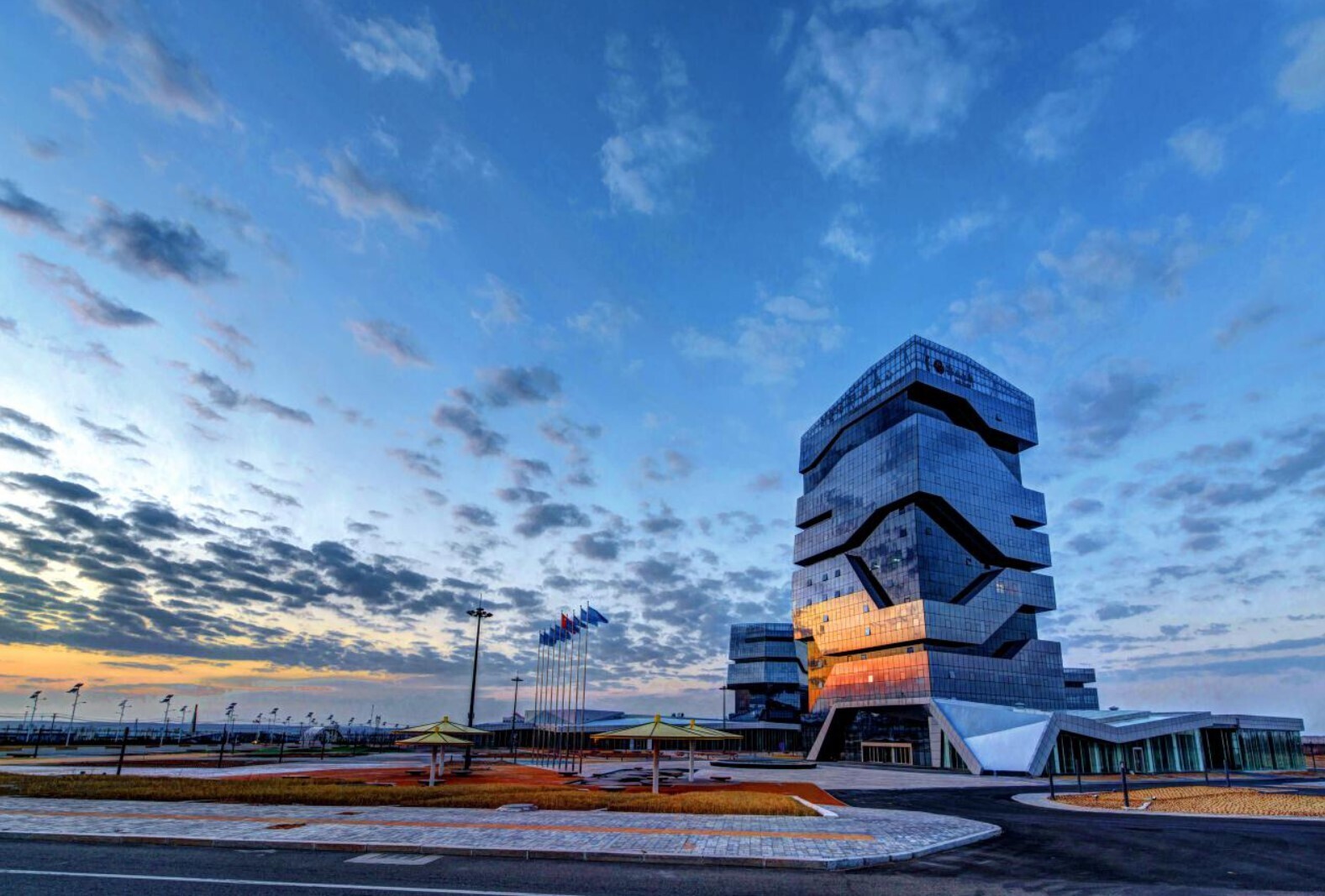 AG超玩会电竞俱乐部与鄂尔多斯集团携手，共同打造智慧园区“名片”(图1)