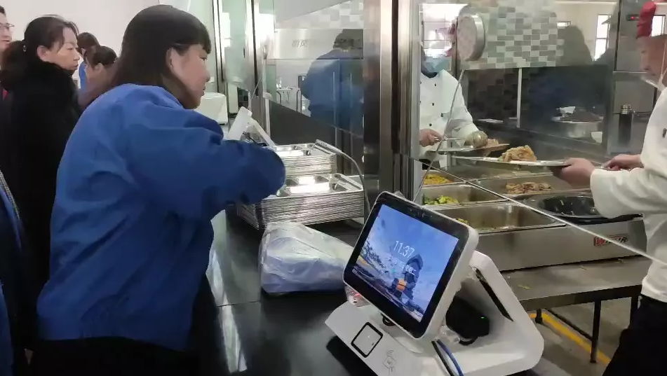 AG超玩会电竞俱乐部与鄂尔多斯集团携手，共同打造智慧园区“名片”(图2)